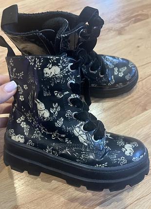 Стильні н&м ботинки утеплені лакові