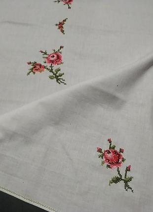 Скатертина вишита хрестиком 82х82см