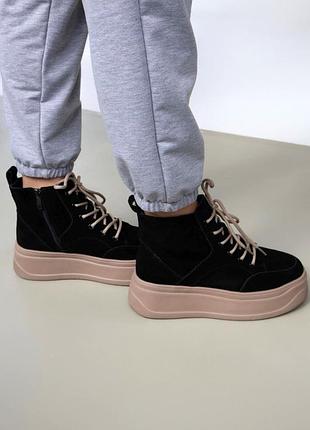 Зимние ботинки из натуральной замши