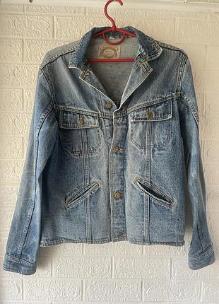 Жіноча джинсова куртка lonsdale. m.
