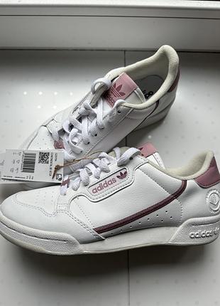 Женские кроссовки