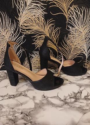 Туфлі , р. 37  за 100 грн