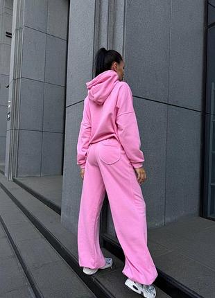 Костюм з щільної петлі — теплий, м’який і комфортний.