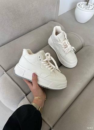Кроссовки женские белые, завышенные, демисезонные, из эко-кожи, на флисе