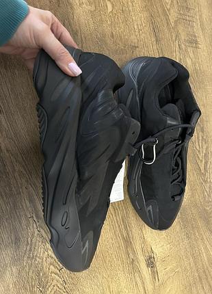 Чоловічі кросівки adidas yeezy 700 mnvn triple black