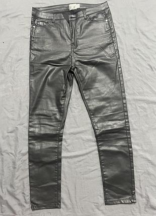 Штани шкіряні жіночі чорні m