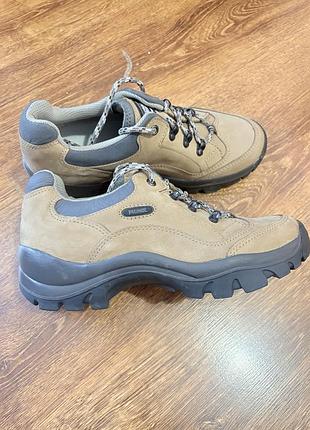 Трекінгові кросівки meindl