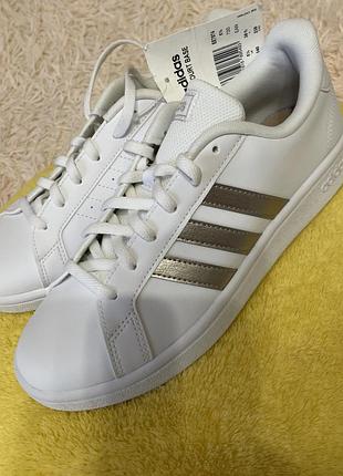 Кросівки adidas