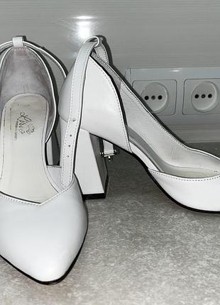 Шкіряні білі туфлі,36 розмір
