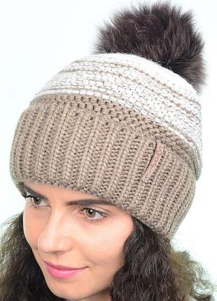 Зимова жіноча шапка з хутряним помпоном на флісі