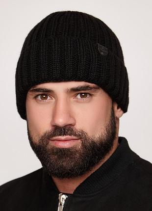 Классическая теплая мужская шапка с отворотом на флисе