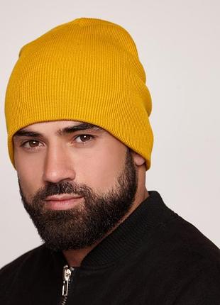 Двухслойная мужская желтая шапка из однотонной полушерстяной пряжи