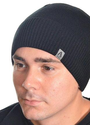 Вязаная мужская шапка с ремешком и подкладкой