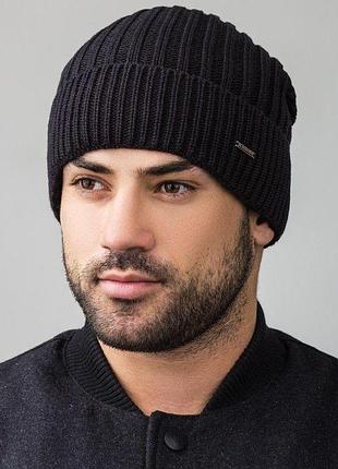 Мужская шапка удлиненная с ремешком