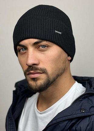 Мужская черная классическая шапка