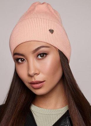 Женская молодежная шапка