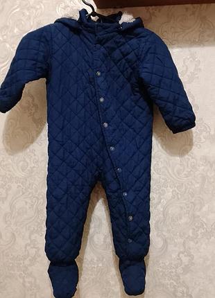Детский теплый комбинезон для малыша.
