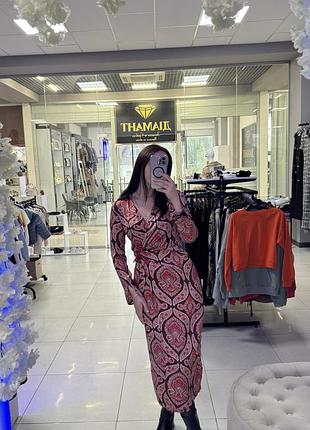 Стильна сукня-міді від mango