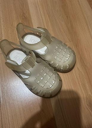 Сандалі аквашузи igor 13 см
