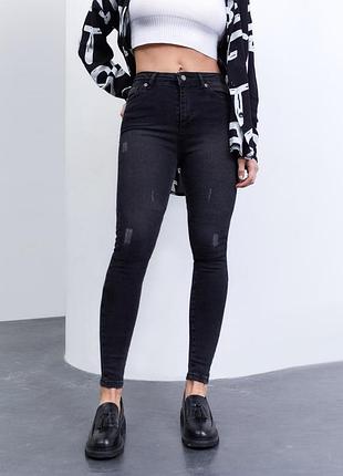 10. фирменные джоггеры