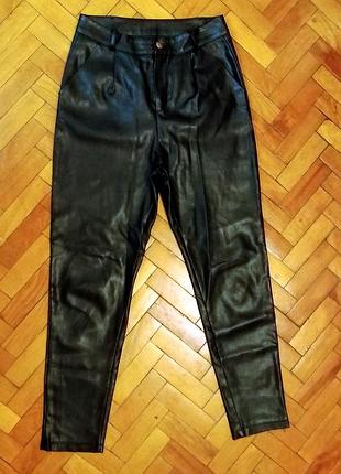 Эффектные кожаные брючки