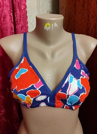 Новый яркий винтажный бюстгальтер.