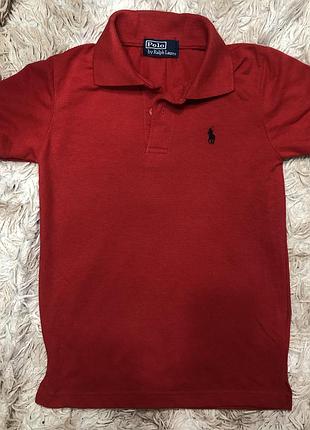 Червона футболка поло