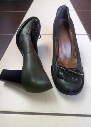 Кожаные зелёные туфли, дефект!1 фото