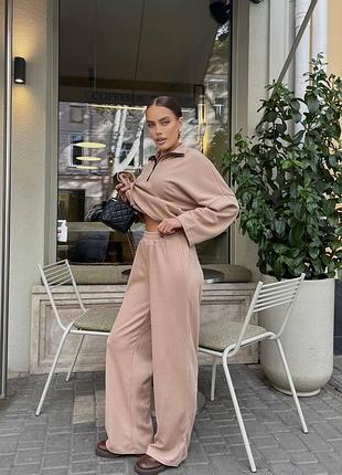 Теплый женский брючный костюм