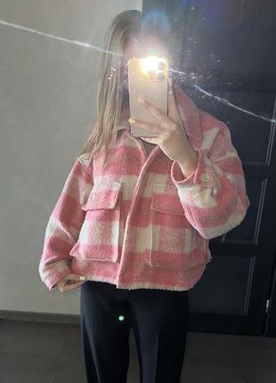 Тепла рожева сорочка куртка в клітинку