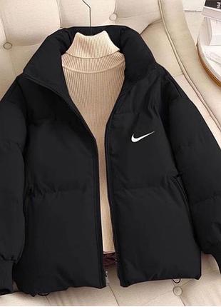 Жіноча матова куртка на замку з кишенями спортивна з утеплювачем