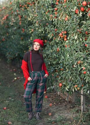 Жіночі брюки у клітинку