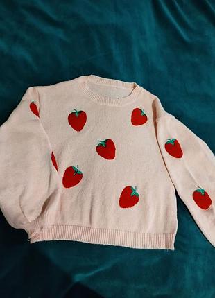 Крутий светрик в полуниці