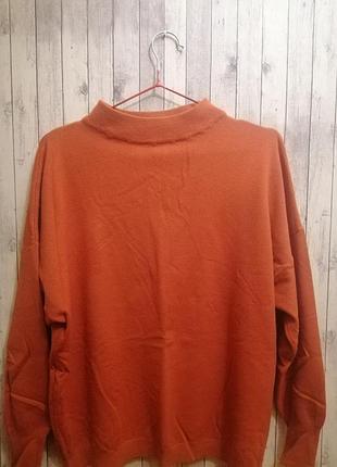 Кофточка в трендовом цвете.