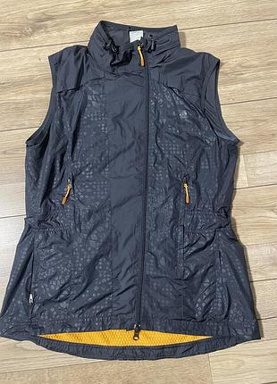 Фірмова безрукавка