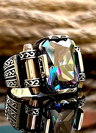 Кольцо для мужчин с камнем