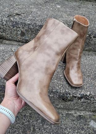 Стильные ботиночки Tamaris лакированная эко-кожа р.39.