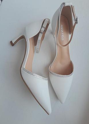 Туфли 39р белый