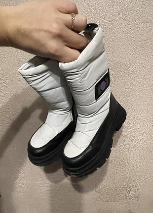 Зимове взуття для дівчинки