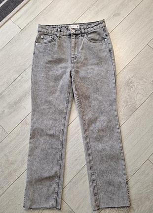 Джинсы серые