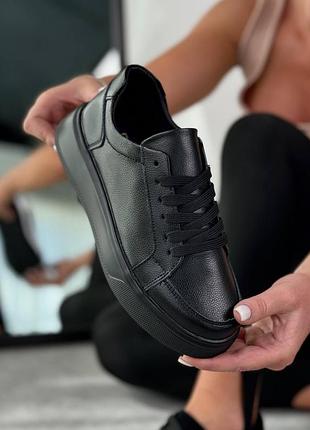 Кросівки жіночі натуральна шкіра чорного кольору