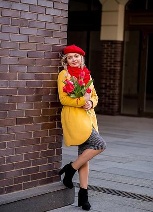 Пальто желтое