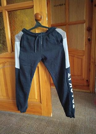 Спортивные штаны на осень