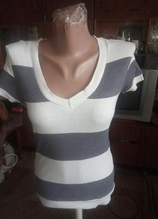 Стрейчевая футболочка.