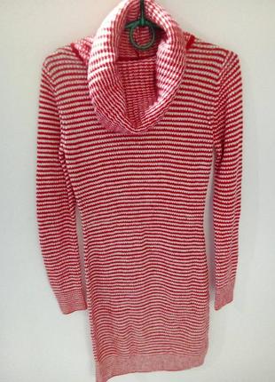 Платье вязаное.