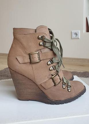 Шикарные кожаные ботинки steve madden