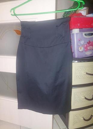 Класична спідниця від mango.