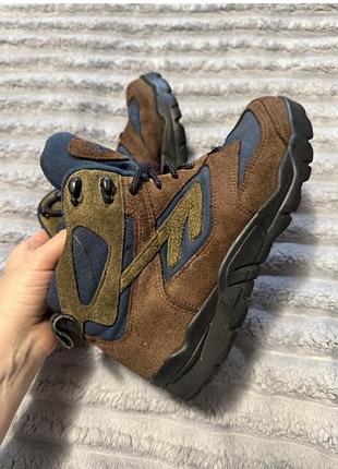 Якісні черевики hi tec