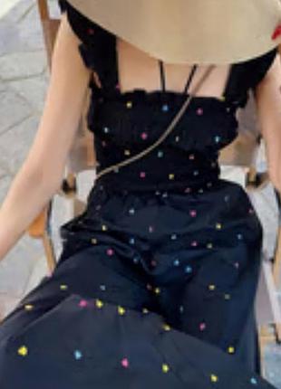 Стильный сарафан в сердечко миди