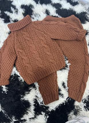 Дитячий вʼязаний костюм коричневого кольору